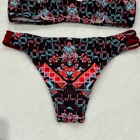 SHEIN Women’s Aztec Geometric Scoop Neck High Waist Bikini - black red, size L - Picture 7 of 9